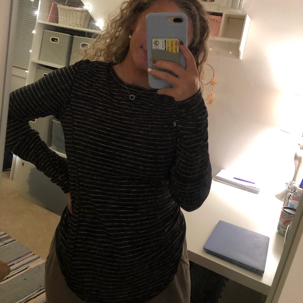 90 degree long sleeve athletic top